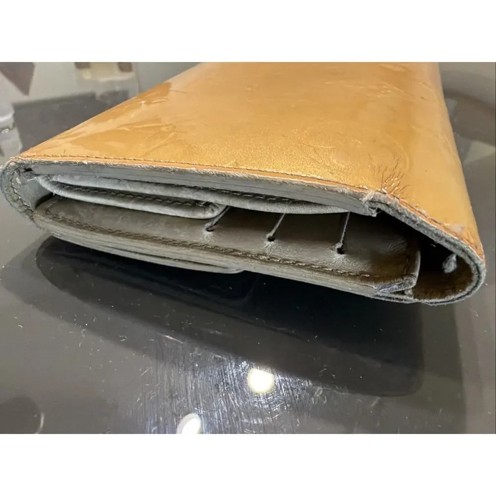 Authentic Louis Vuitton Vernis Sarah Wallet –Beige Monogram Patent Leather